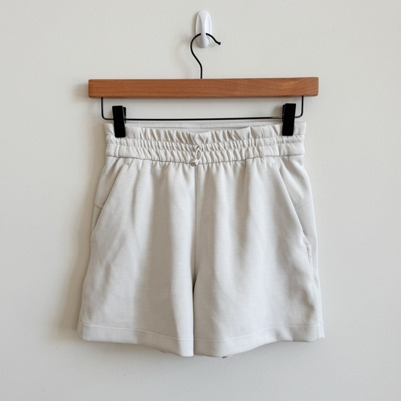 LULULEMON • Softstreme High-Rise Short 4" in White Opal - Picture 4 of 12